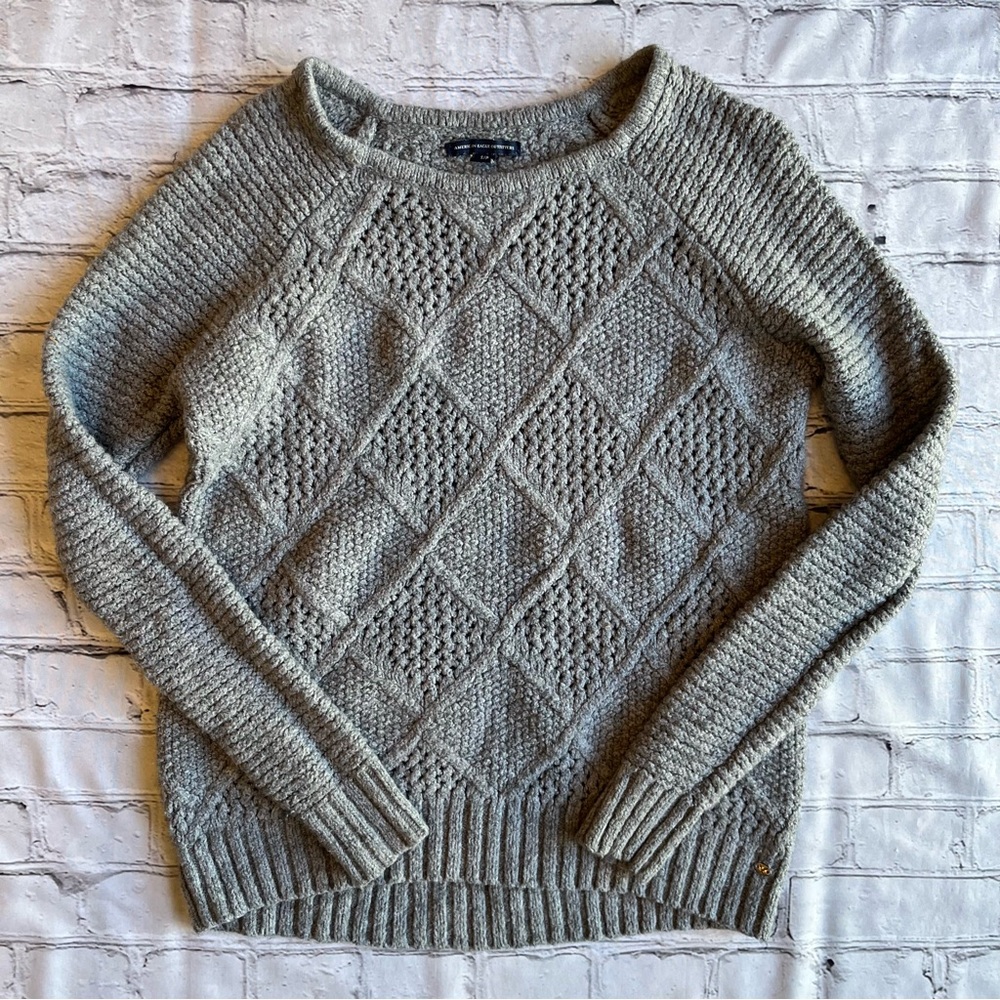 American Eagle Gray Knit Women's Sweater Neutral Textured Argyle 3D Preppy Basic